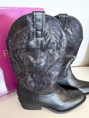 Rampage Black Textured Leather Cowboy Boots